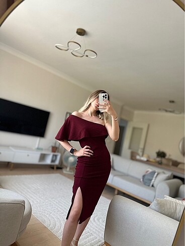 Bordo Tek Omuzlu Streç Yırtmaçlı Elbise