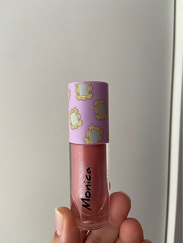 Makeup Revolution Monica Lip Gloss