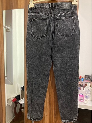 Pull and Bear mom jeans