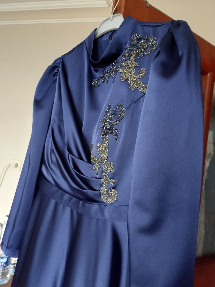 Lacivert Uzun Kollu Nakışlı Uzun Abiye Elbise - Görsel 5