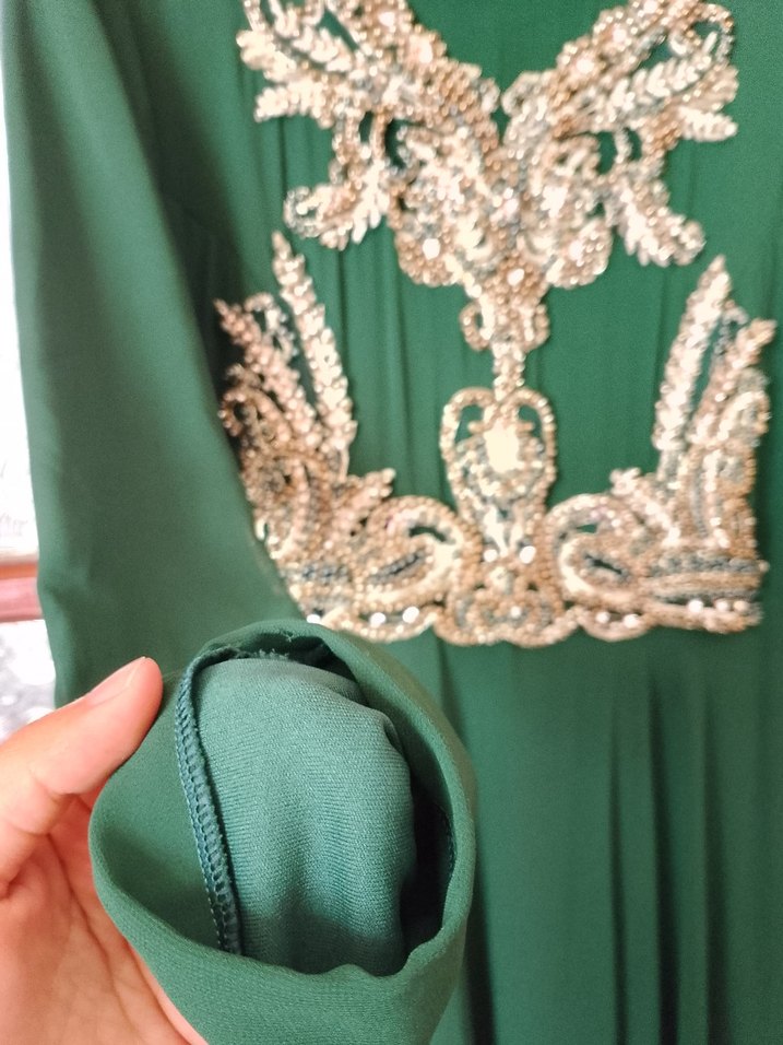 İşlemeli Yeşil Uzun Tesettür Abiye Elbise - Görsel 4