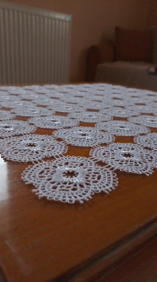 El Yapımı Beyaz Dantel Masa Örtüsü - Görsel 2