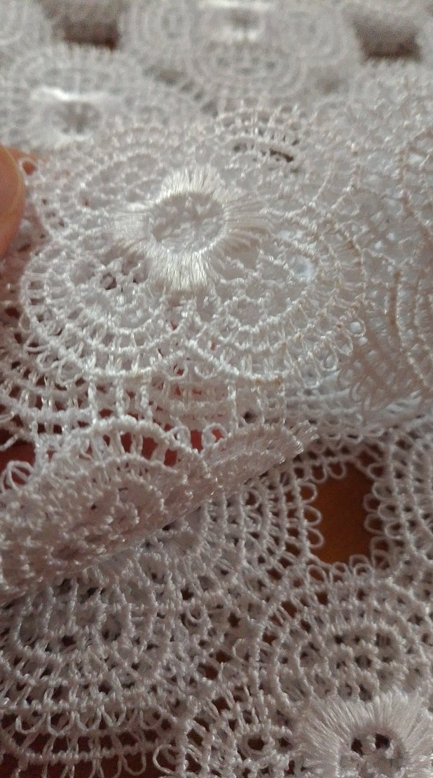 Beyaz El Yapımı Dantel Motifler - Görsel 3