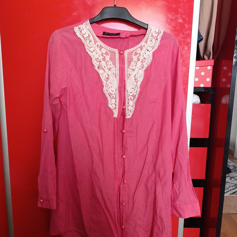 pembe işlemeli uzun gömlek - Görsel 2