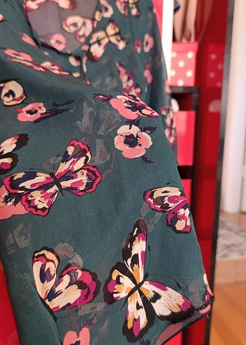 V yaka düğmeli desenli bohem bluz - Görsel 4