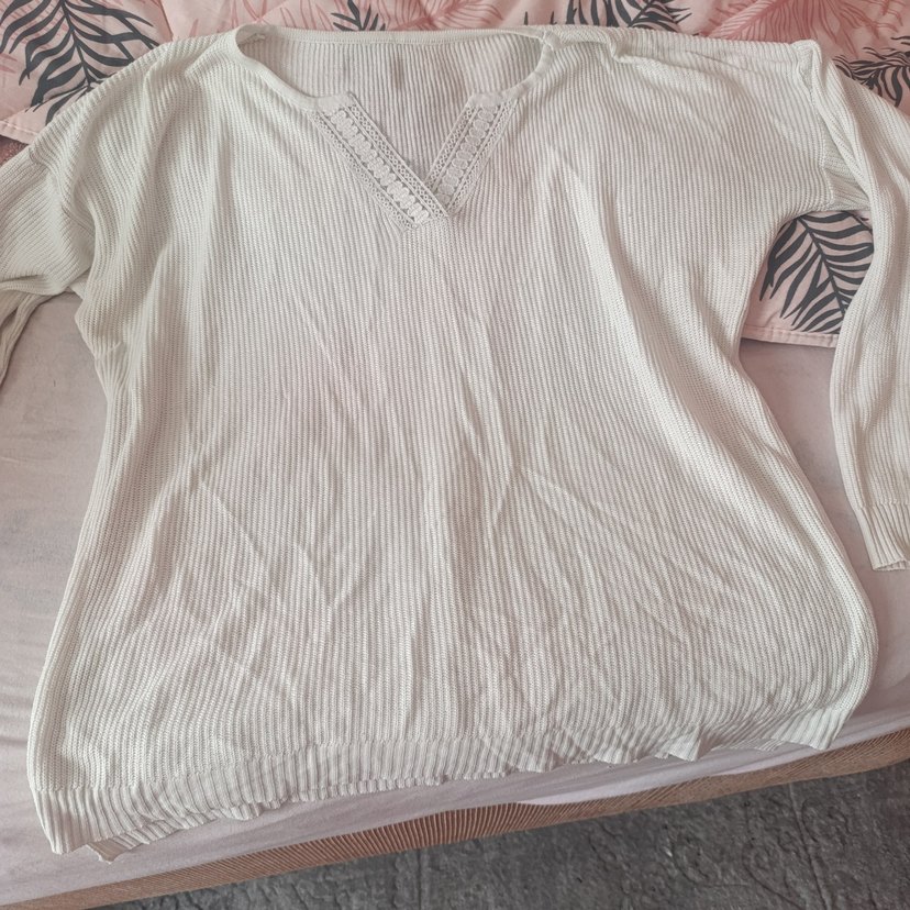 V Yaka Örgü Detaylı beyaz Kadın Bluz - Görsel 2