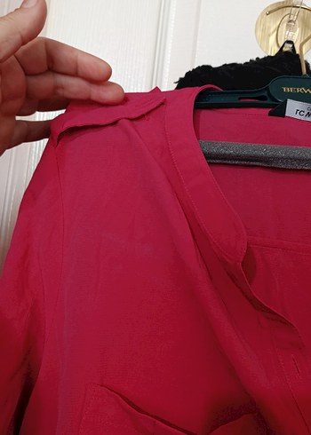 Pembe V Yakalı Düğmeli Bluz - Görsel 3