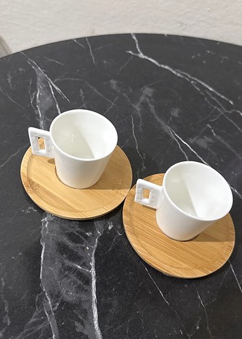 Beyaz Kulplu Fincan ve Bambu Tabak Seti - Görsel 2