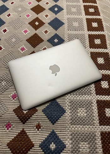 Gri MacBook Air Dizüstü Bilgisayar - Görsel 4