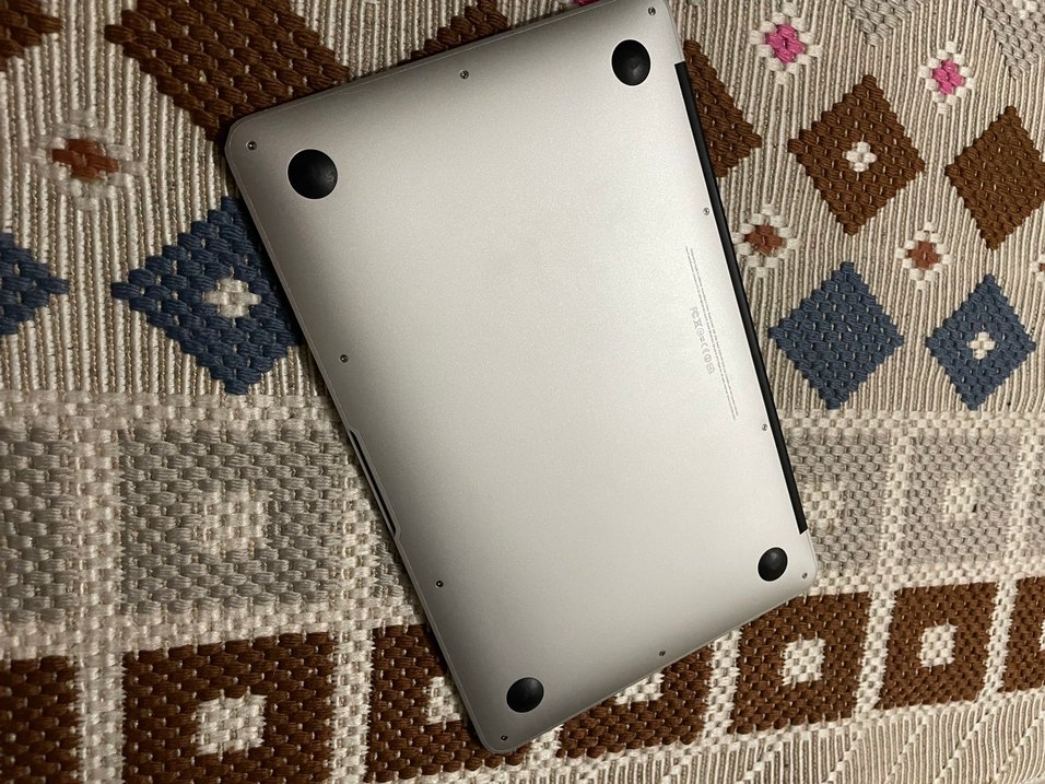 Gri MacBook Air Dizüstü Bilgisayar - Görsel 5