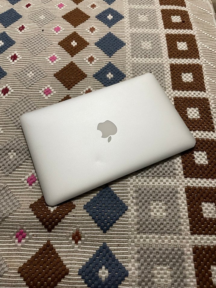 Gri MacBook Air Dizüstü Bilgisayar - Görsel 4