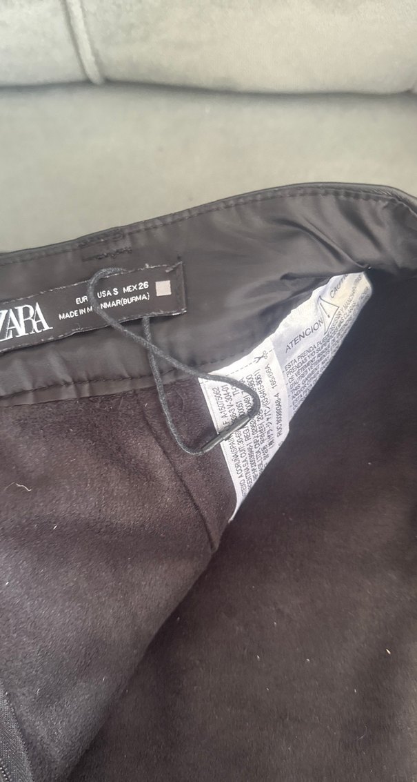 Siyah Deri Mini Etek Fırfırlı - Görsel 3