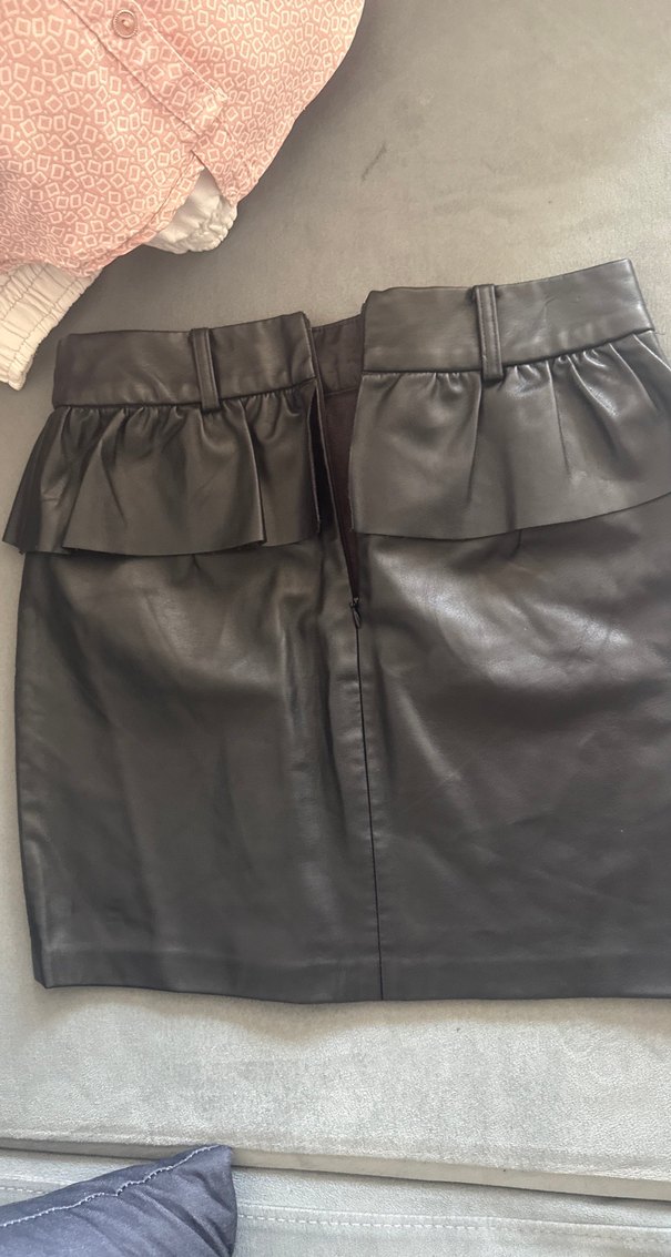 Siyah Deri Mini Etek Fırfırlı - Görsel 2