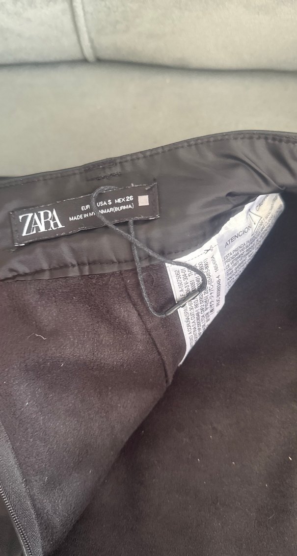 Siyah Deri Mini Etek Fırfırlı - Görsel 4