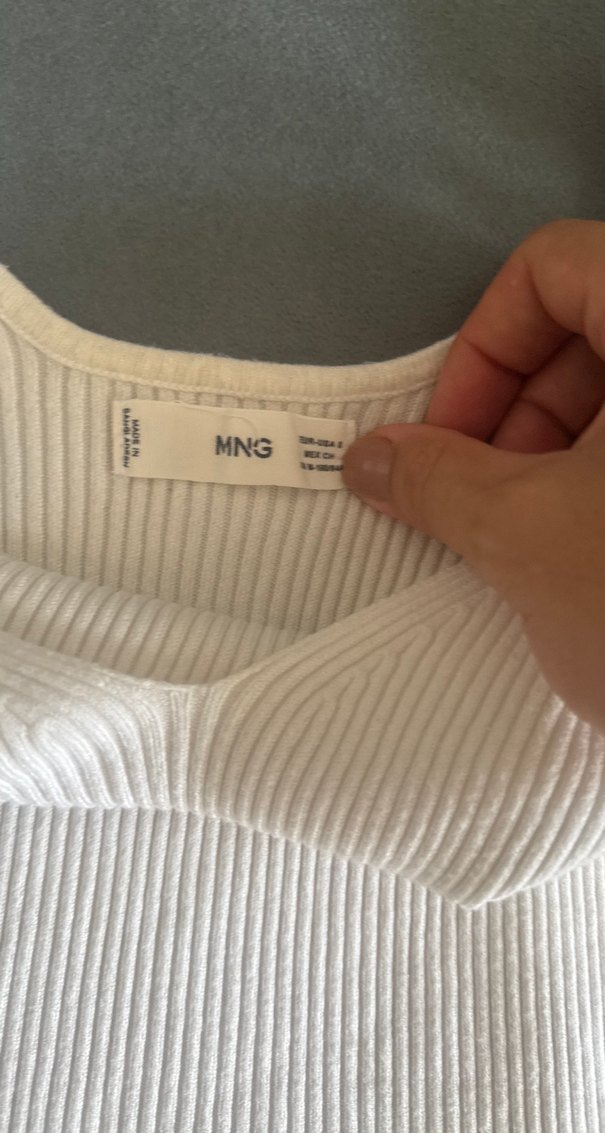 V Yaka Beyaz İnce Örgü Kadın Atlet - Görsel 3