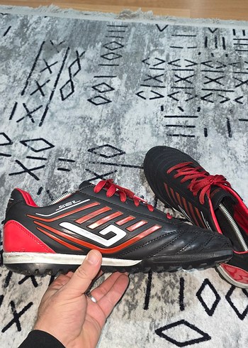 Kırmızı Bağcıklı Erkek Futbol Ayakkabısı - Görsel 3