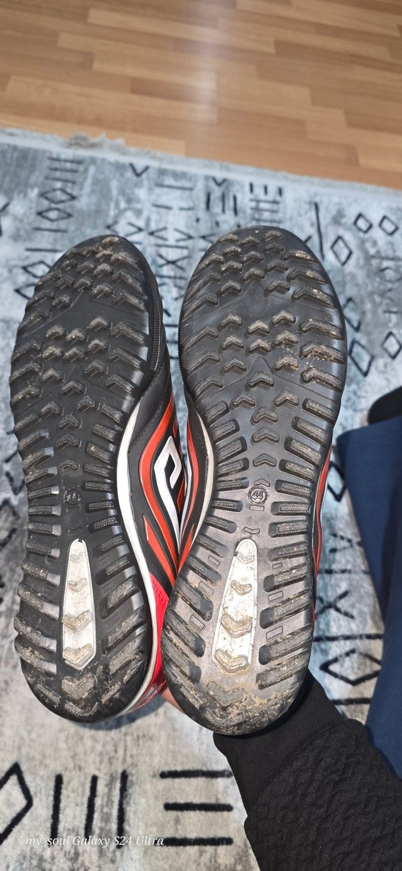 Kırmızı Bağcıklı Erkek Futbol Ayakkabısı - Görsel 5