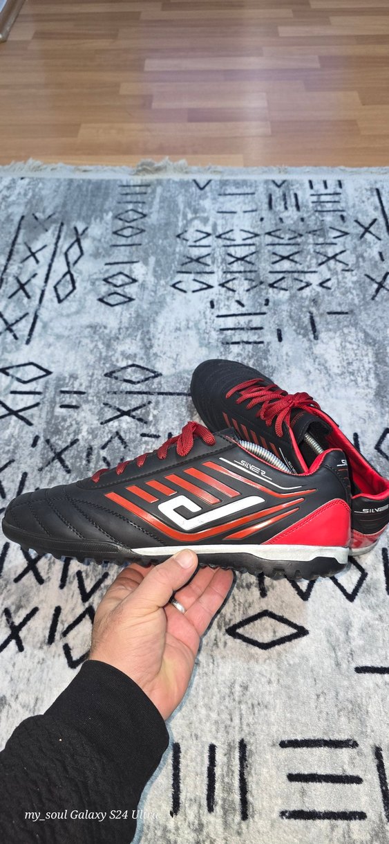 Kırmızı Bağcıklı Erkek Futbol Ayakkabısı - Görsel 4