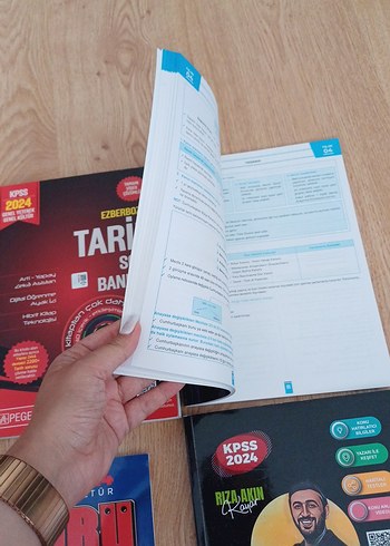 Beden KPSS 2024 Tarih ve Coğrafya Soru Bankaları (Adet)+hediye kitap