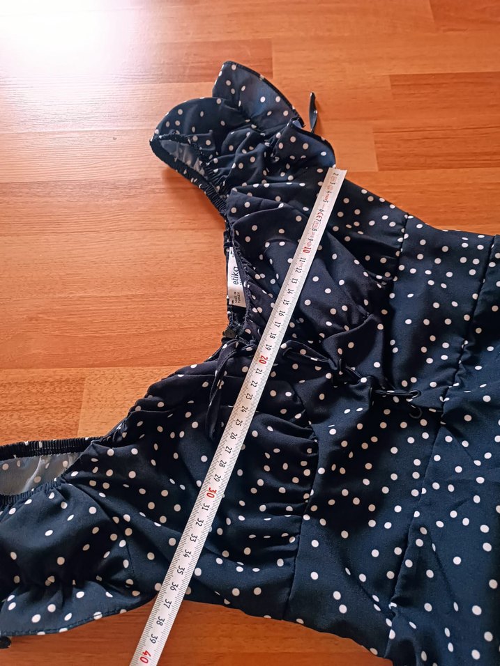 Puantiyeli V Yaka Midi Elbise - Görsel 3