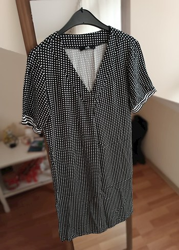 V Yaka Puantiyeli Midi Elbise - Görsel 3