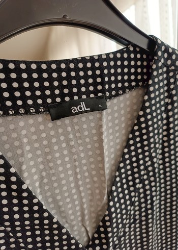 V Yaka Puantiyeli Midi Elbise - Görsel 2