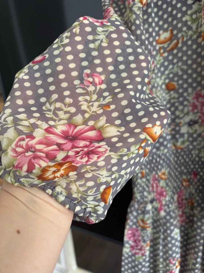 Gri Çiçekli Düğmeli Bohem 
 Bluzu - Görsel 2