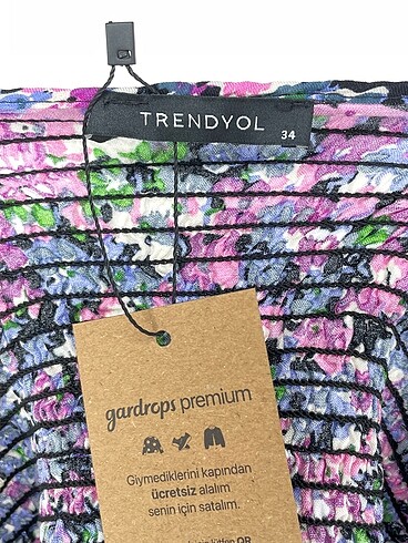 34 Beden çeşitli Renk Trendyol & Milla Bluz %70 İndirimli.