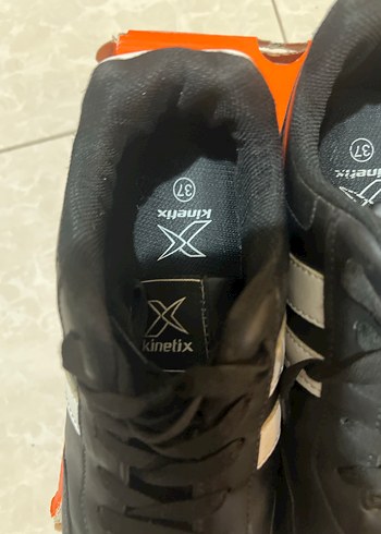 37 Beden Siyah Bağcıklı Spor Ayakkabısı Adidas