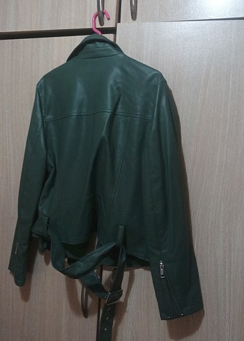 Kemerli Koyu Yeşil Kadın Deri Biker Ceket - Görsel 4