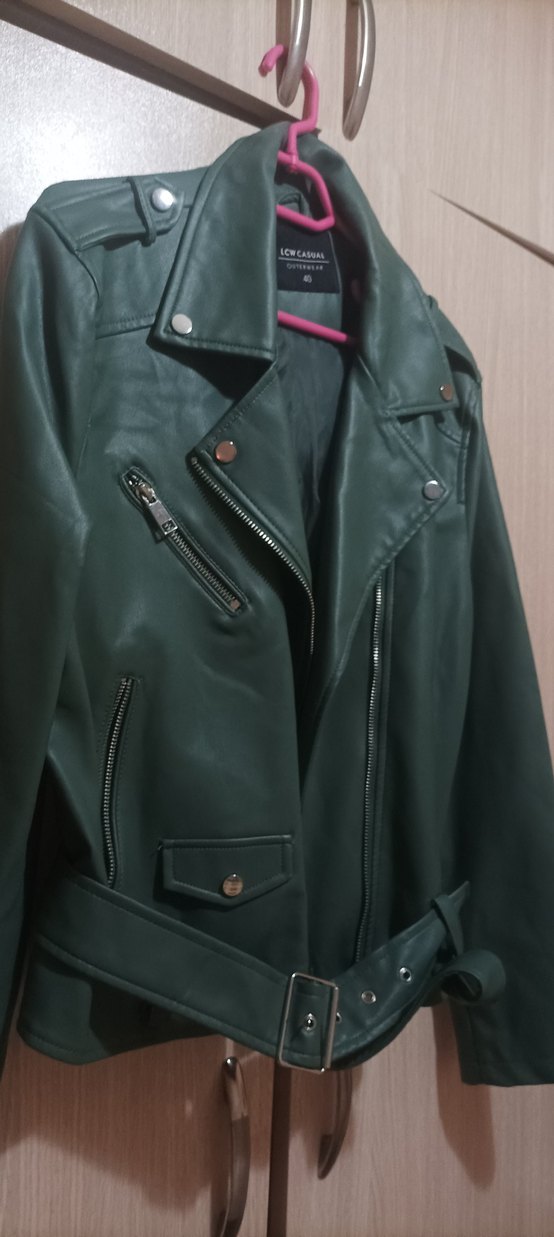 Kemerli Koyu Yeşil Kadın Deri Biker Ceket - Görsel 2