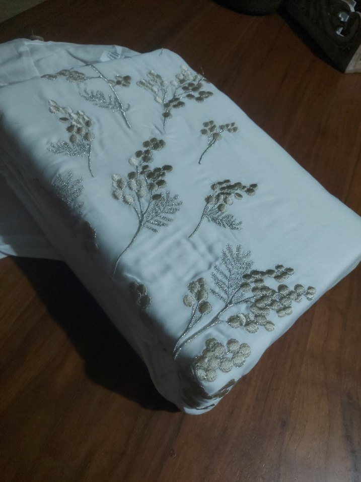 İşlemeli Beyaz chakra Nevresim Takımı - Görsel 2