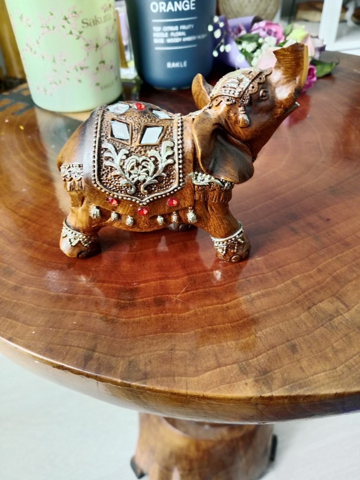 Kahverengi Süslemeli Fil Biblo - Görsel 5