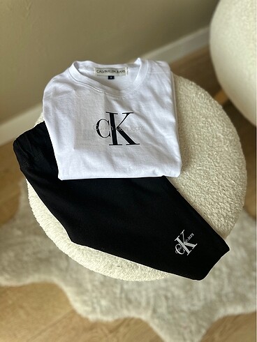 24-36 Ay Beden Calvin Klein Şort Takım