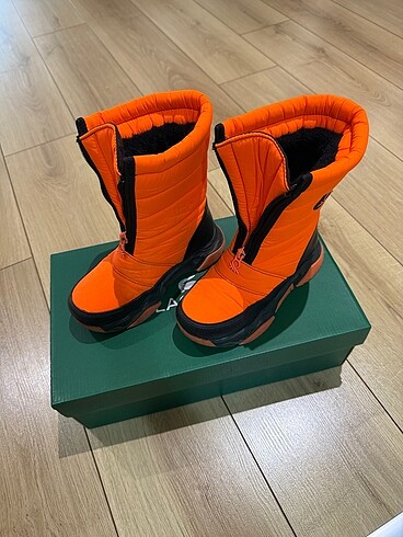 Benetton Çocuk kar botu
