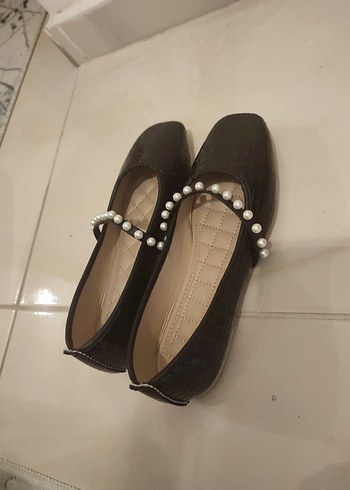 Diğer Diger Siyah Yılan Desenli Tokalı Babet