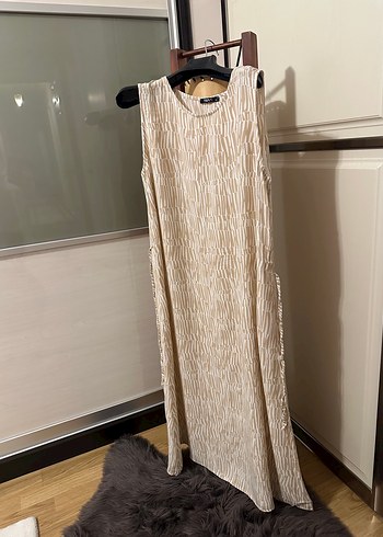 Bej Zebra Desenli Kolsuz Uzun Keten Elbise - Görsel 4