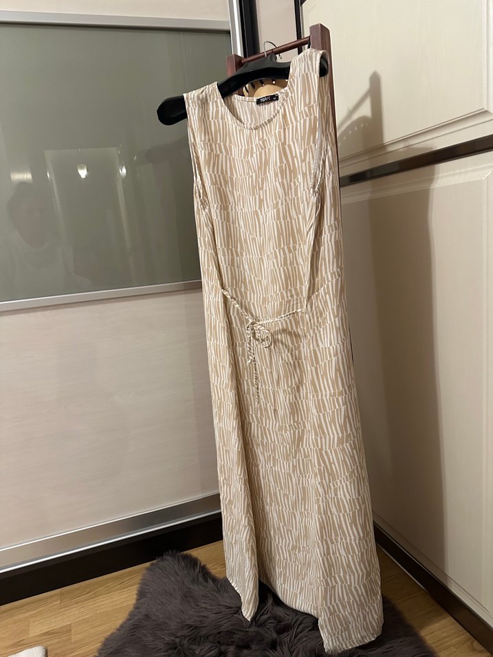 Bej Zebra Desenli Kolsuz Uzun Keten Elbise - Görsel 5