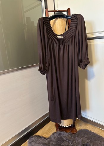 Plise yaka kol rahat kesim diz de elbise - Görsel 2