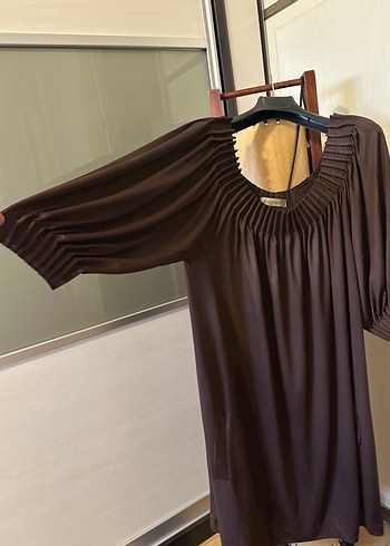 Plise yaka kol rahat kesim diz de elbise - Görsel 4