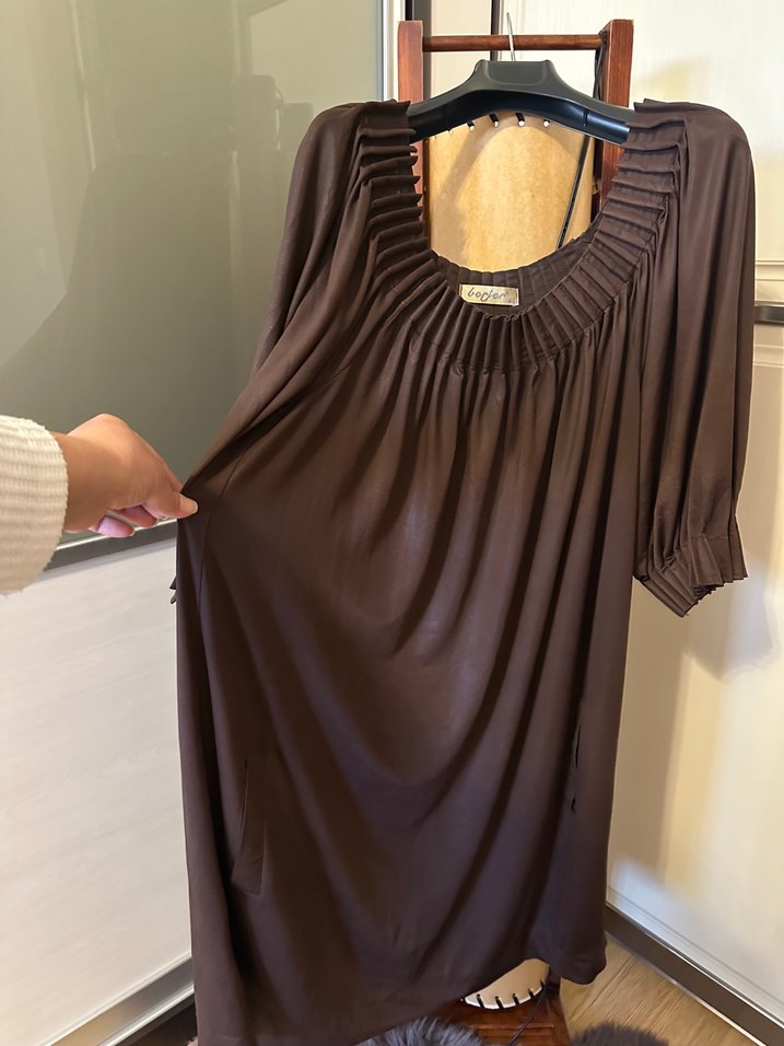 Plise yaka kol rahat kesim diz de elbise - Görsel 5