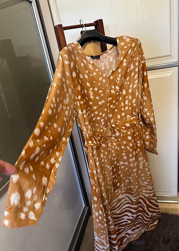 Kahverengi Zebra Desenli Uzun Kadın Elbise - Görsel 4