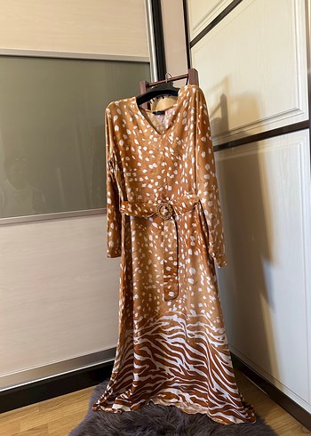 Kahverengi Zebra Desenli Uzun Kadın Elbise - Görsel 2