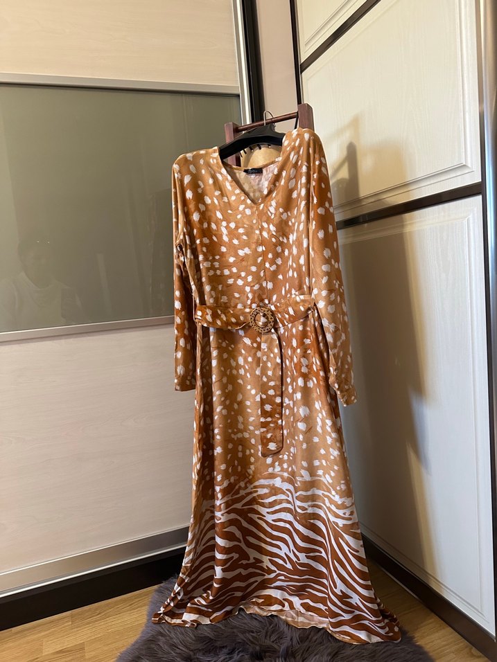 Kahverengi Zebra Desenli Uzun Kadın Elbise - Görsel 2