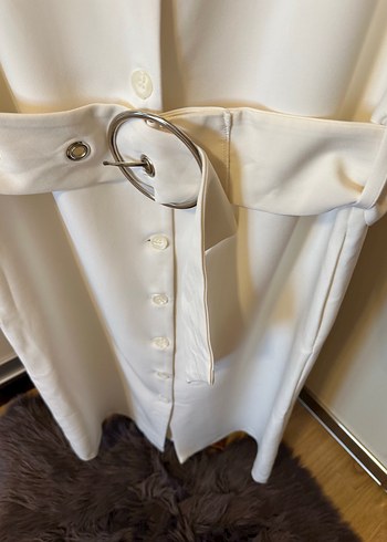 Beyaz Kemerli Uzun Kolsuz Günlük Elbise - Görsel 5