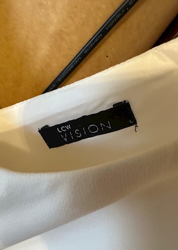 Beyaz Kemerli Uzun Kolsuz Günlük Elbise - Görsel 6