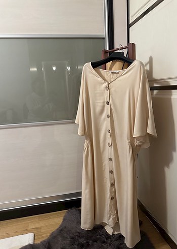 Düğmeli Bej Kadın Uzun Keten Elbise - Görsel 2