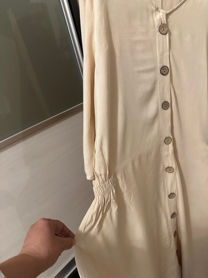 Düğmeli Bej Kadın Uzun Keten Elbise - Görsel 4