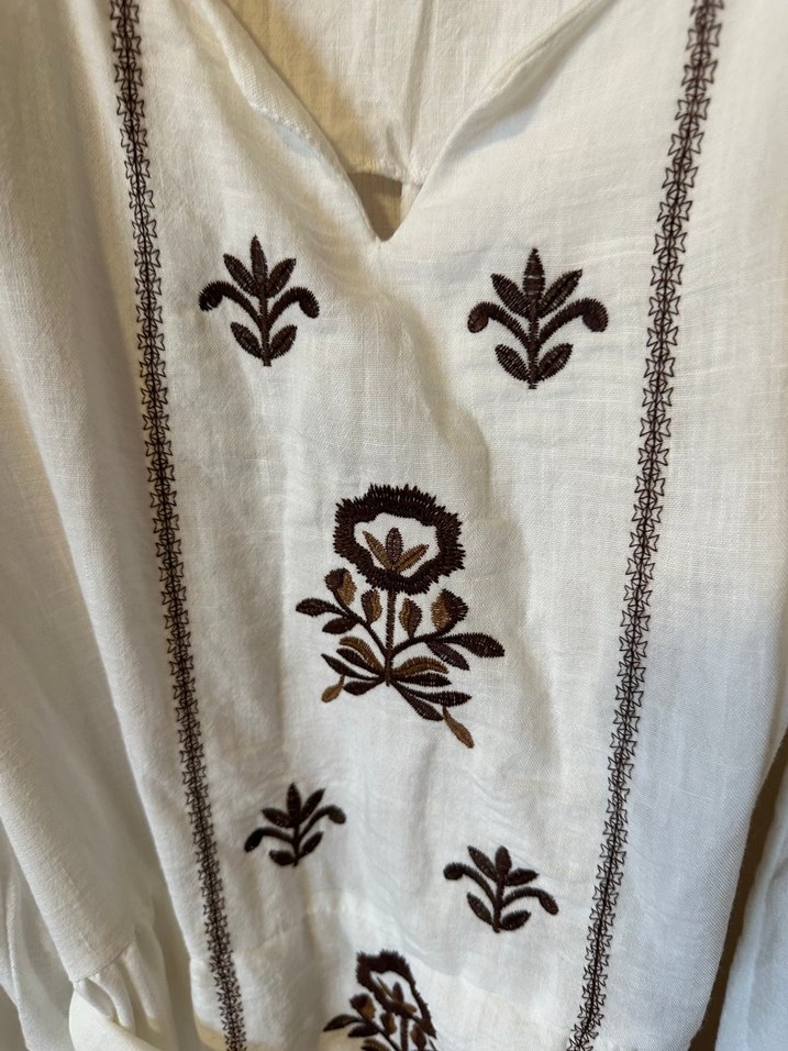 Nakışlı Beyaz Pamuklu Bohem Uzun Elbise - Görsel 4