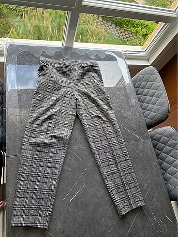 Ekoseli Licralı pantolon 100 TL